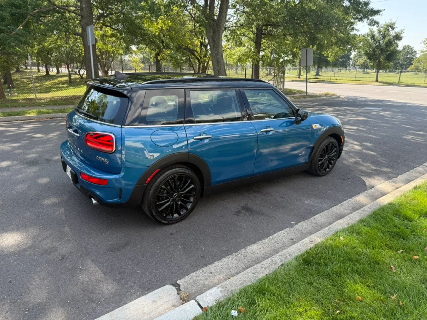 2022 Mini Cooper S Clubman ALL4 - Blue image indicator(4)