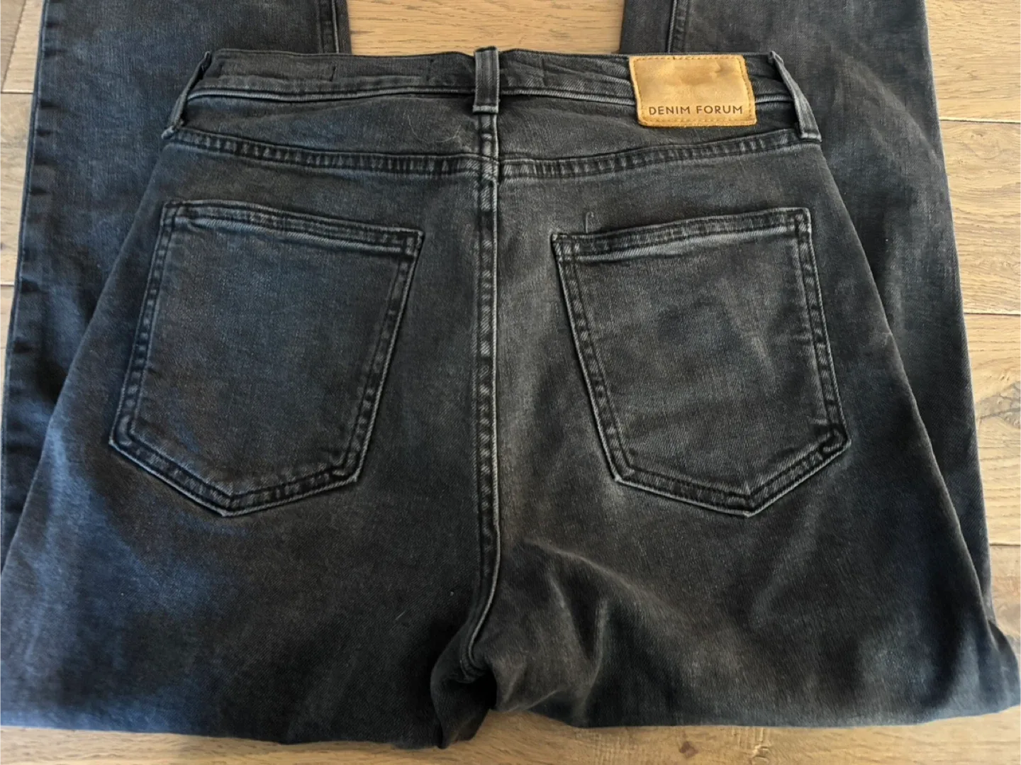 Denim Forum Arlo High Rise Straight Jeans - Size 26 image indicator(3)