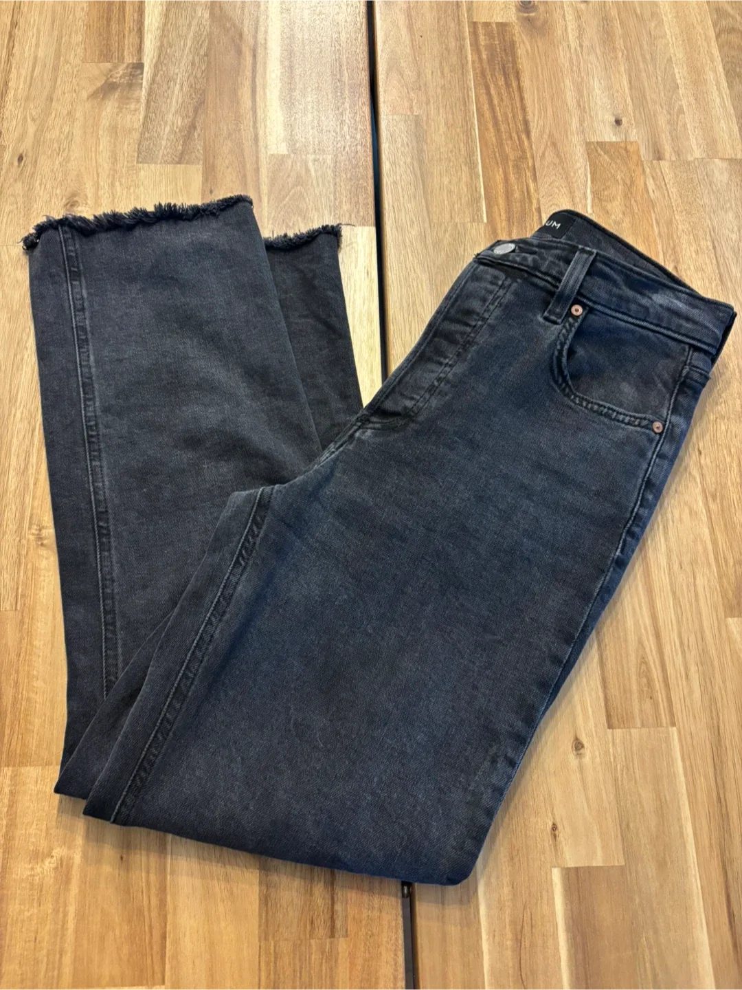 Denim Forum Arlo High Rise Straight Jeans - Size 26 image indicator(9)