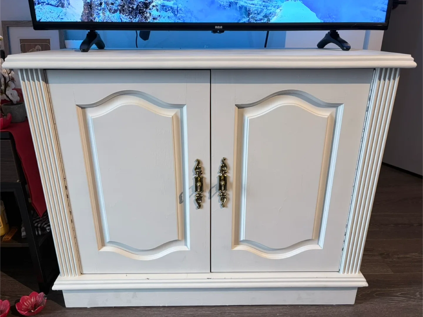 White chest Cabinet thumbnail