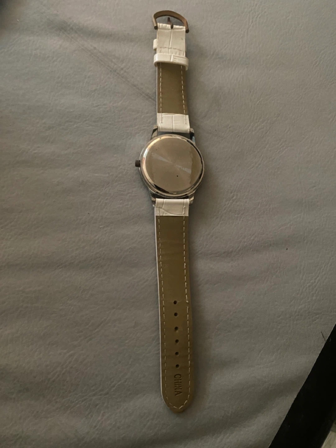 White Quartz Fashion Watch - photo 3