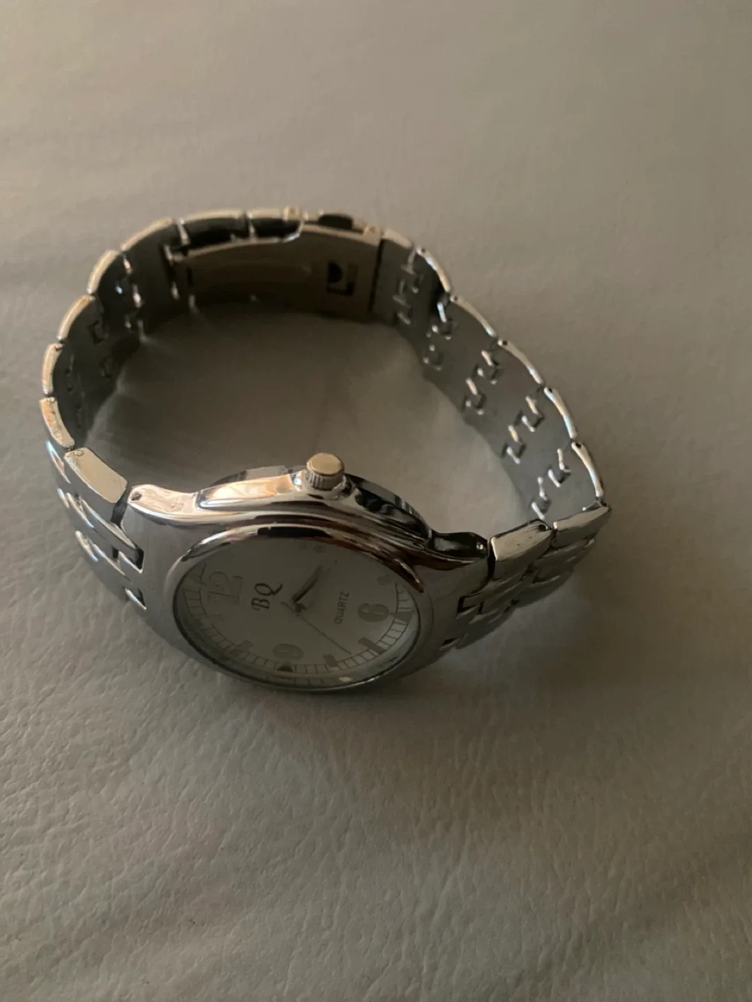 BQ Quartz Silver Watch image indicator(2)