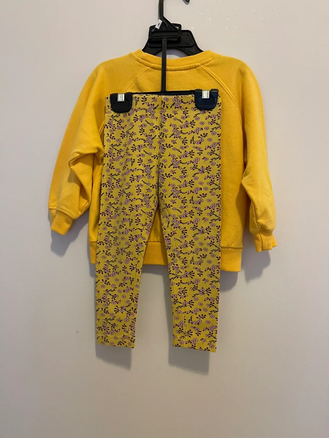 BUNDLE: ZARA Size 2/3Y & JOE FRESH SIZE 3T image indicator(6)