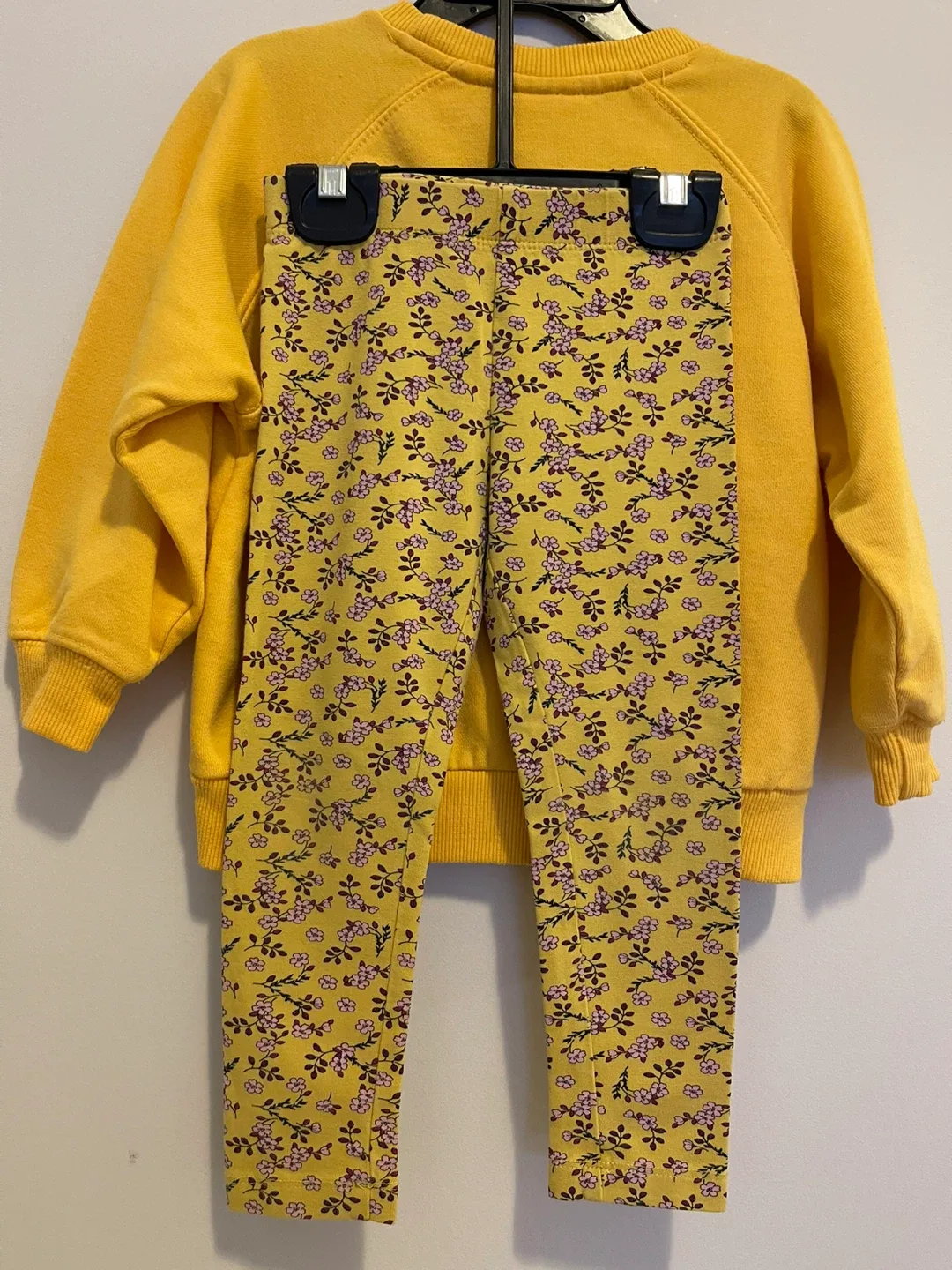 BUNDLE: ZARA Size 2/3Y & JOE FRESH SIZE 3T image indicator(5)