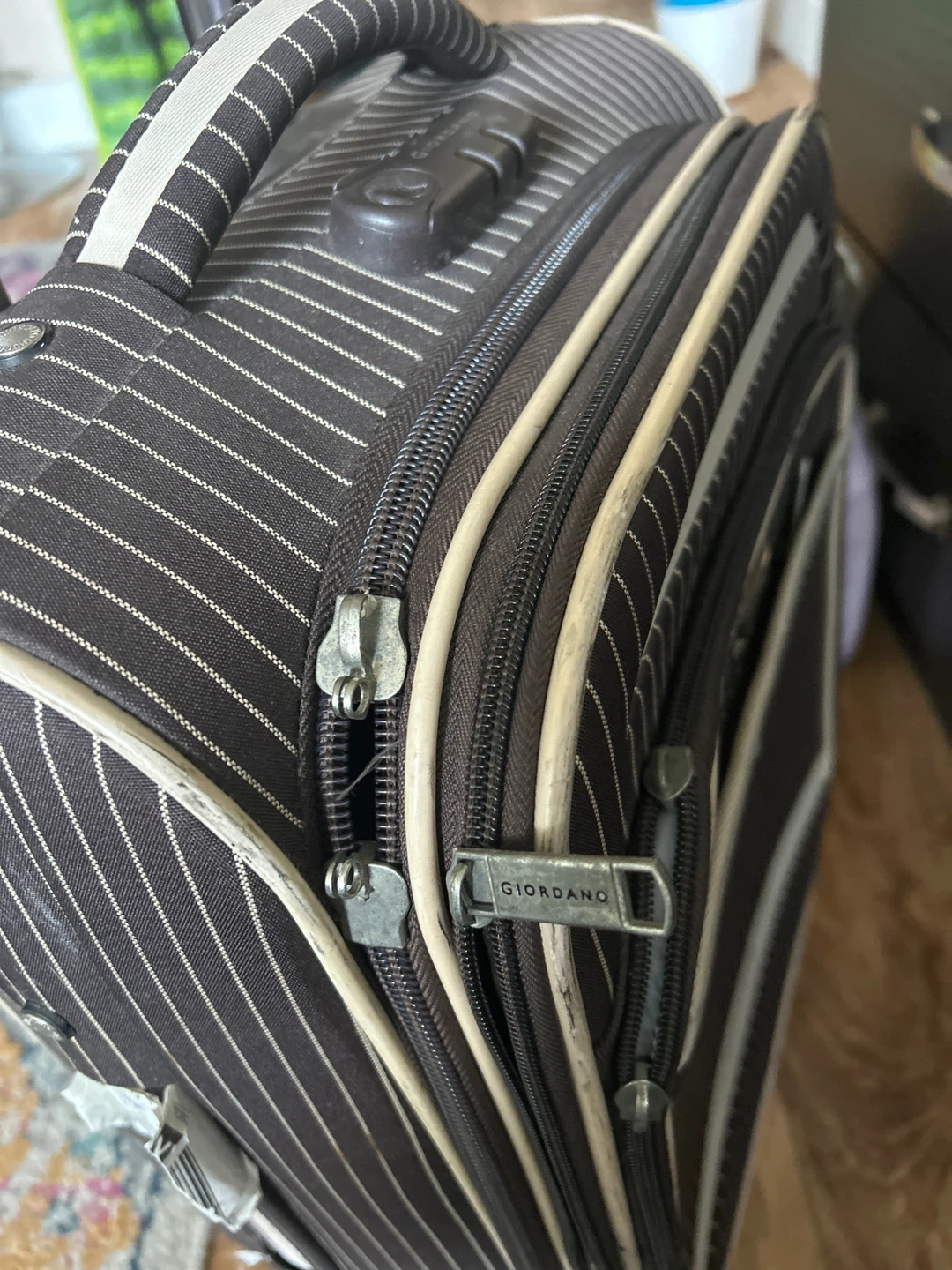 Giordano Carry-On Luggage - photo 4