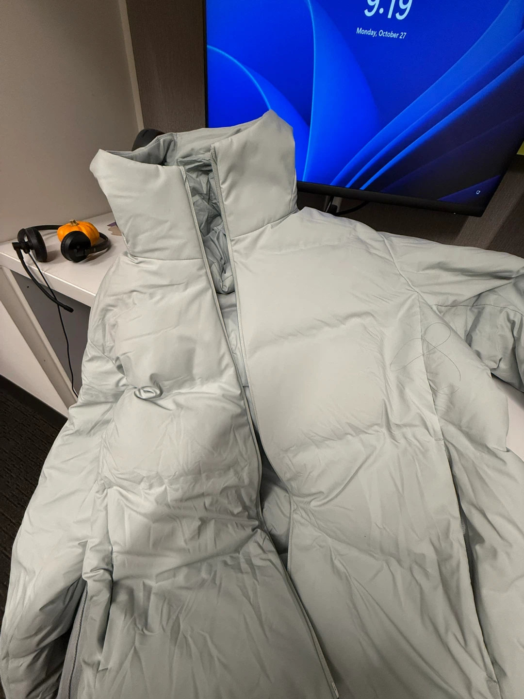 Exclusive Uniqlo Light Down Jacket XL