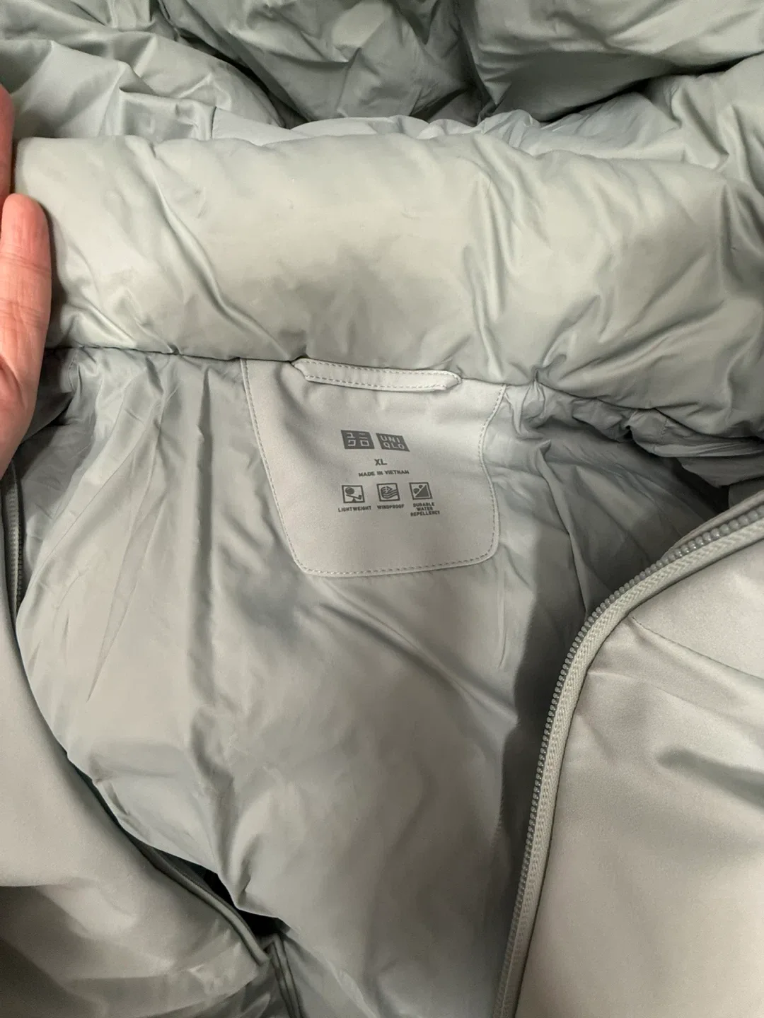 Exclusive Uniqlo Light Down Jacket XL image indicator(2)