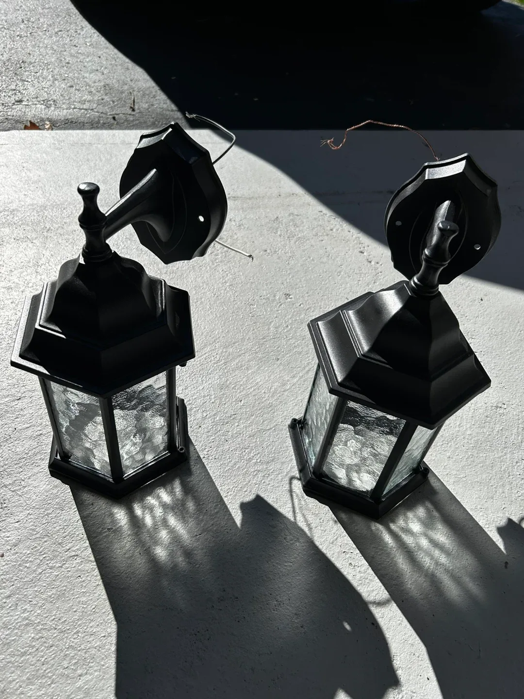 Outdoor Wall Mount Lantern - Black image indicator(2)