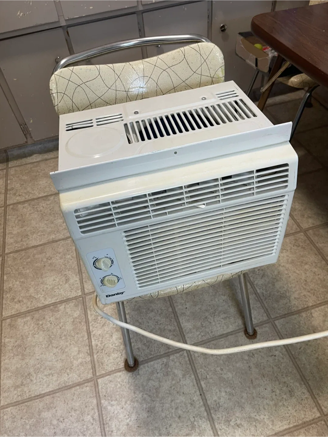 Danby 5000 BTU **$50********* image indicator(7)