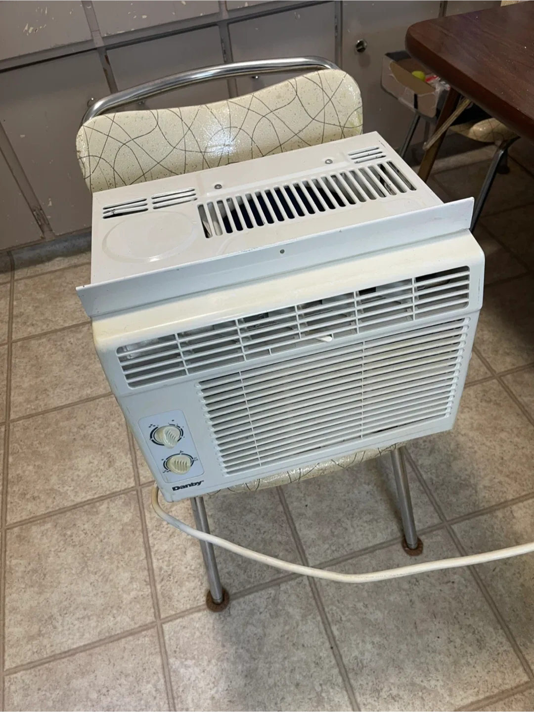 Danby 5000 BTU **$50********* image indicator(8)