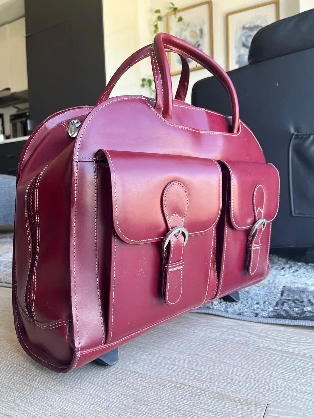 DAVIS 15" Leather Wheeled Laptop Briefcase image indicator(2)