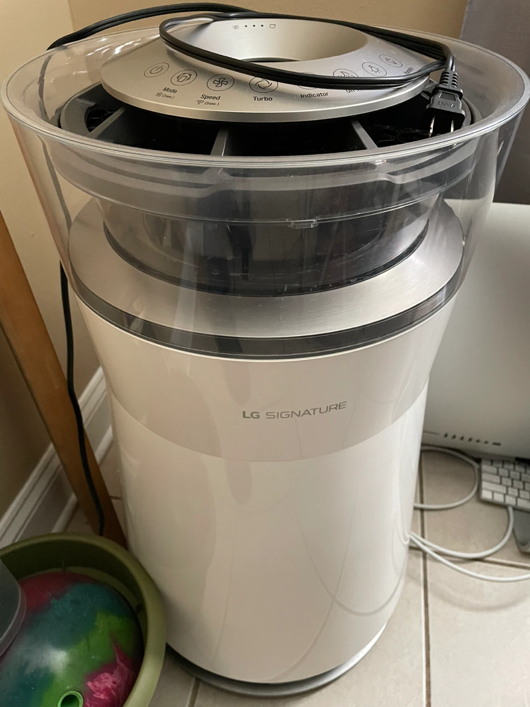 LG Signature Air Purifier - White - photo 2