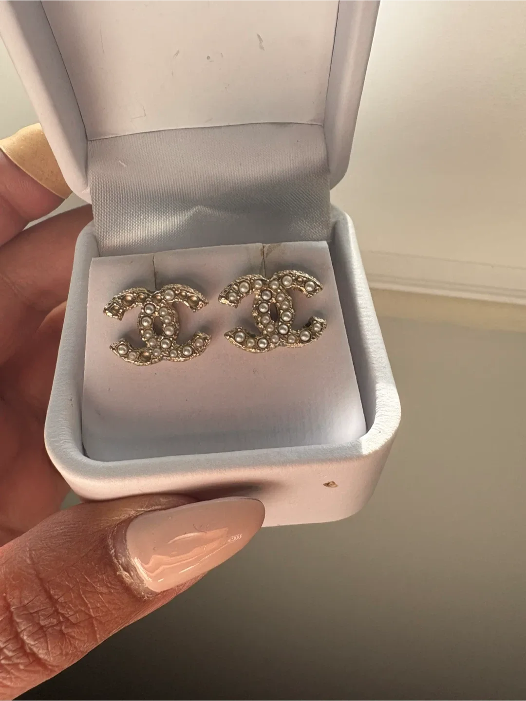 Chanel CC Earrings image indicator(2)