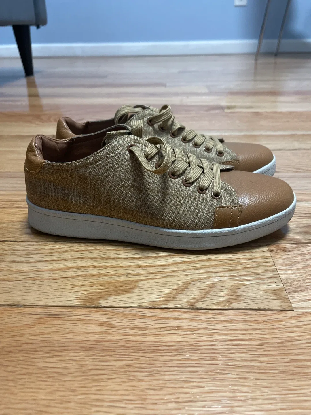 Men's Casual Tan Sneakers image indicator(2)