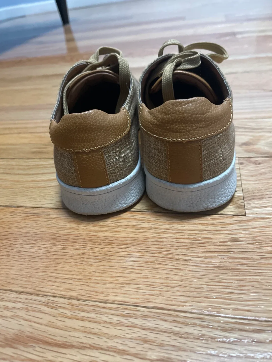 Men's Casual Tan Sneakers image indicator(3)