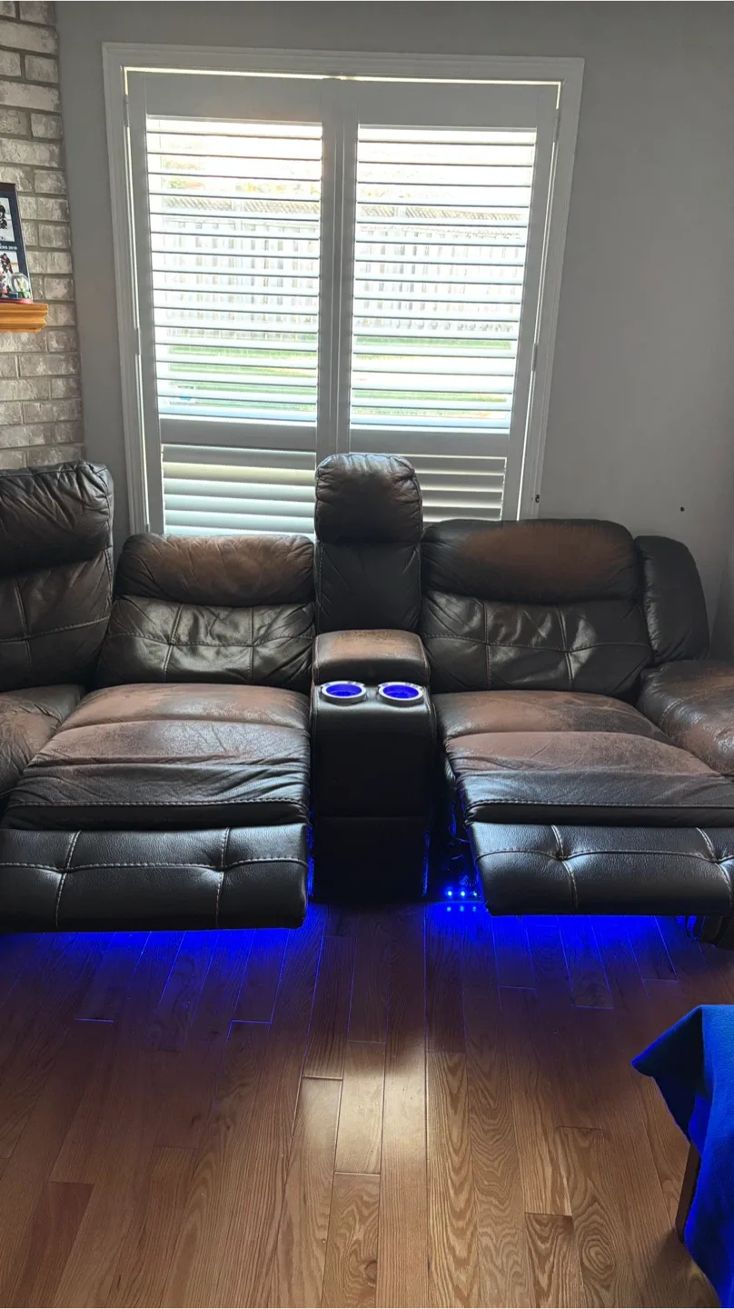 Reclining Leather Sofa image indicator(6)