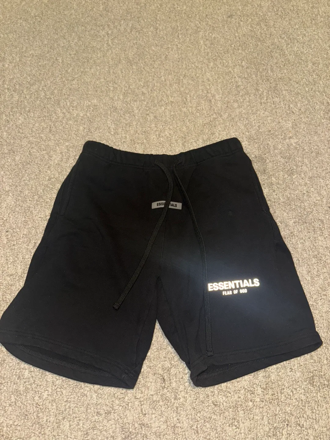 Essentials Fear of God Black Shorts - Size M image indicator(2)