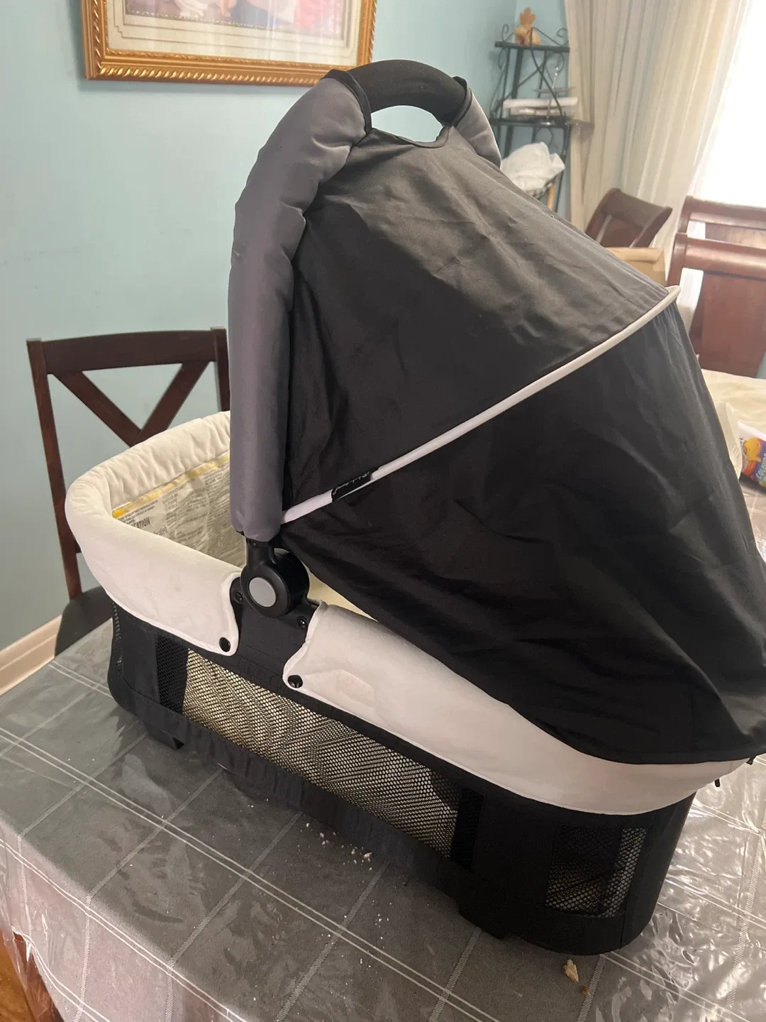 Bassinet - Black and White image indicator(2)