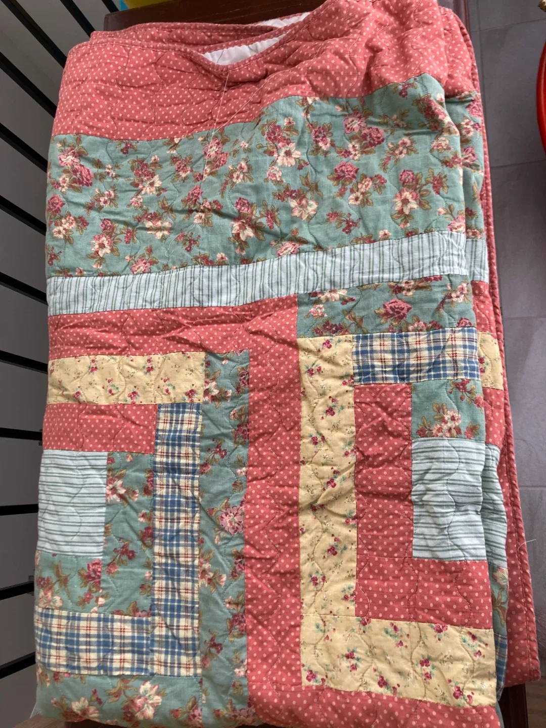 Floral Quilt - twin size