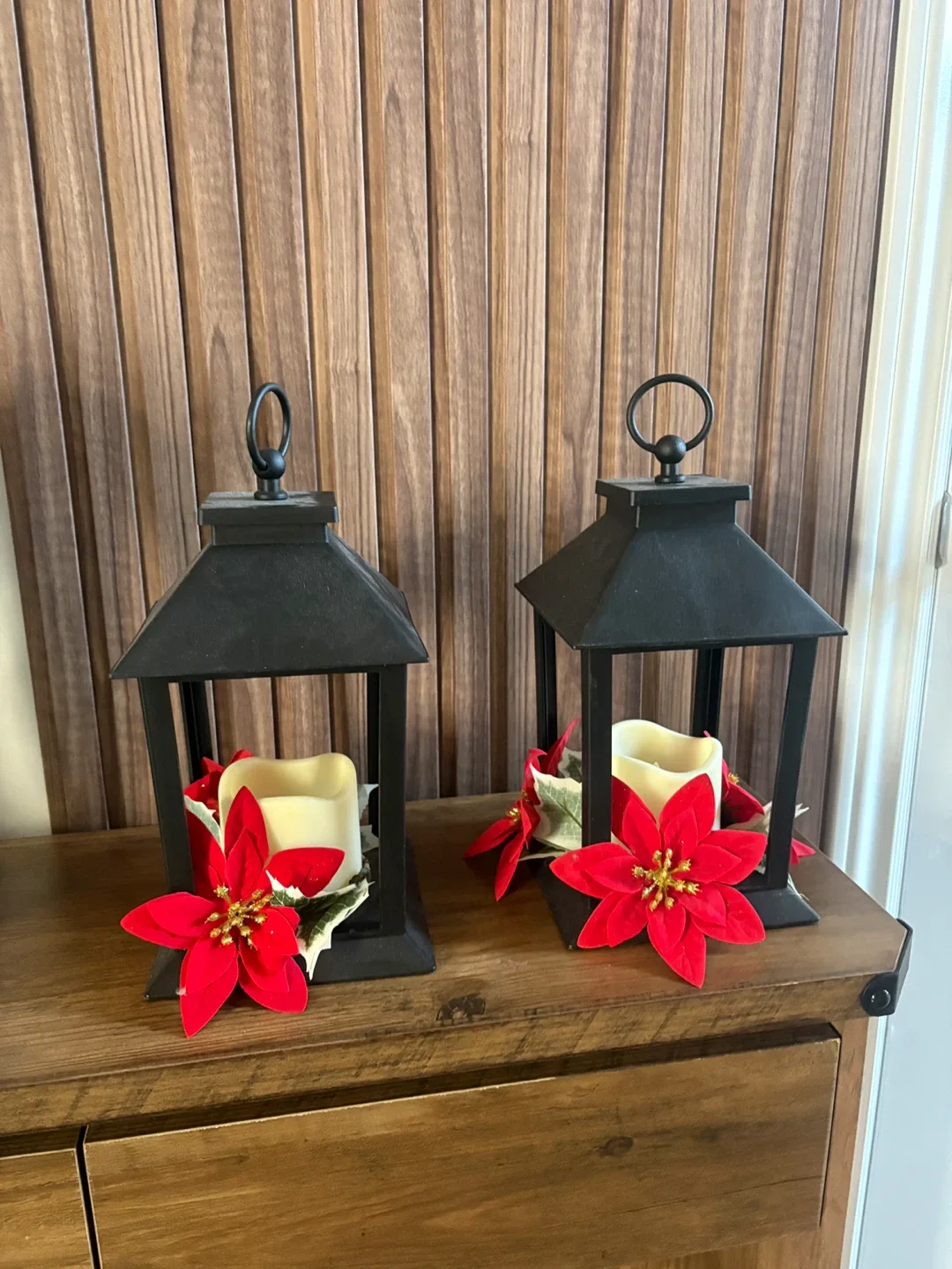 Set of 2 Black Metal Lanterns