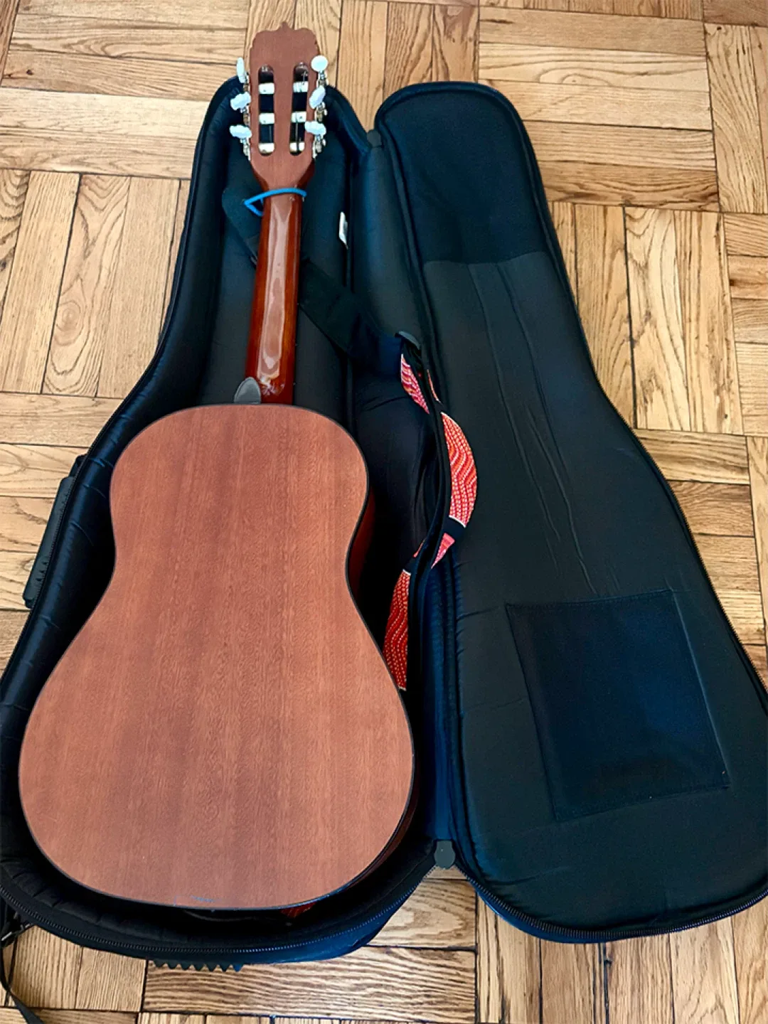 Jasmine Jasmine JS141 Acoustic Guitar with Road Runner Case image indicator(2)