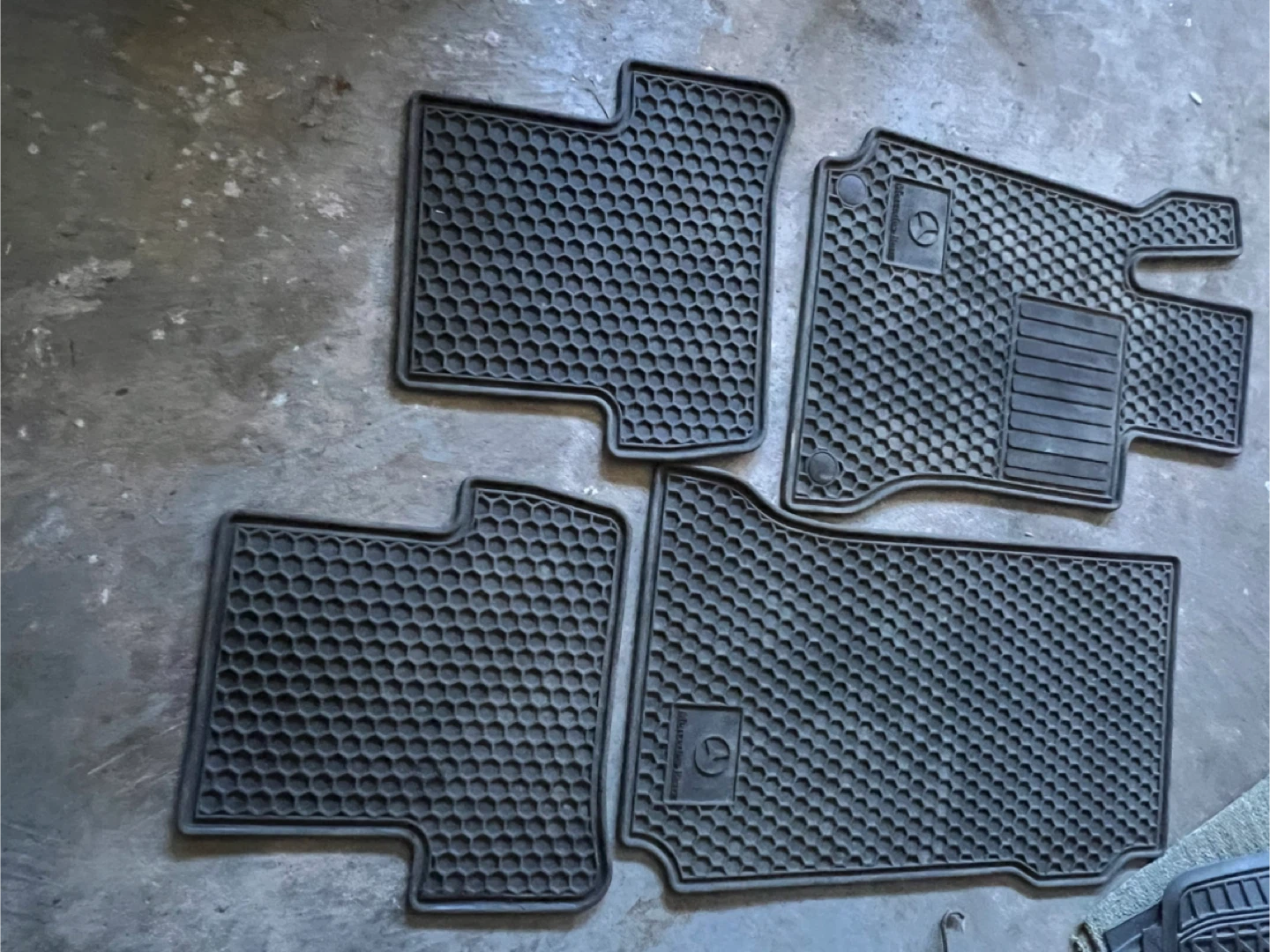 C300 Mercedes-Benz Car Floor Mats - Black - photo 3