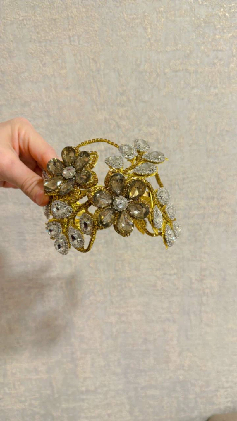 Gold dress with headpiece - photo 2
