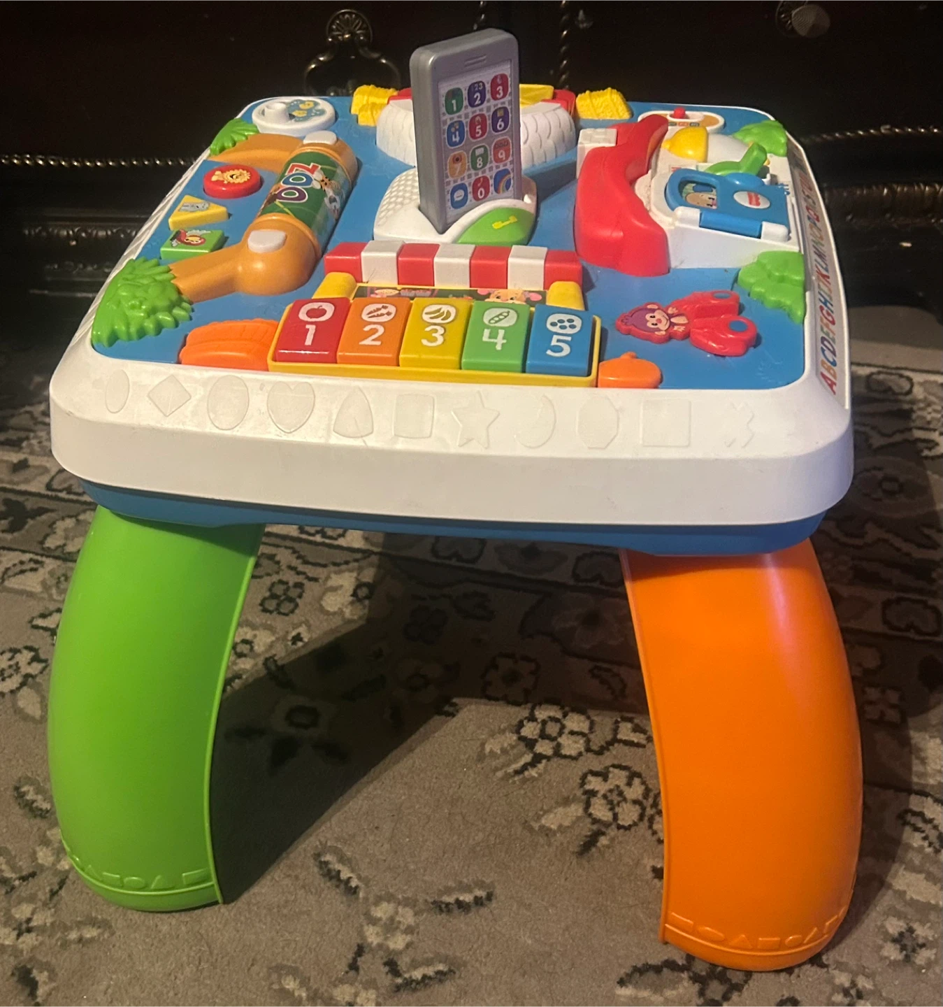 Fisher-Price Laugh & Learn Around the Town Learning Table