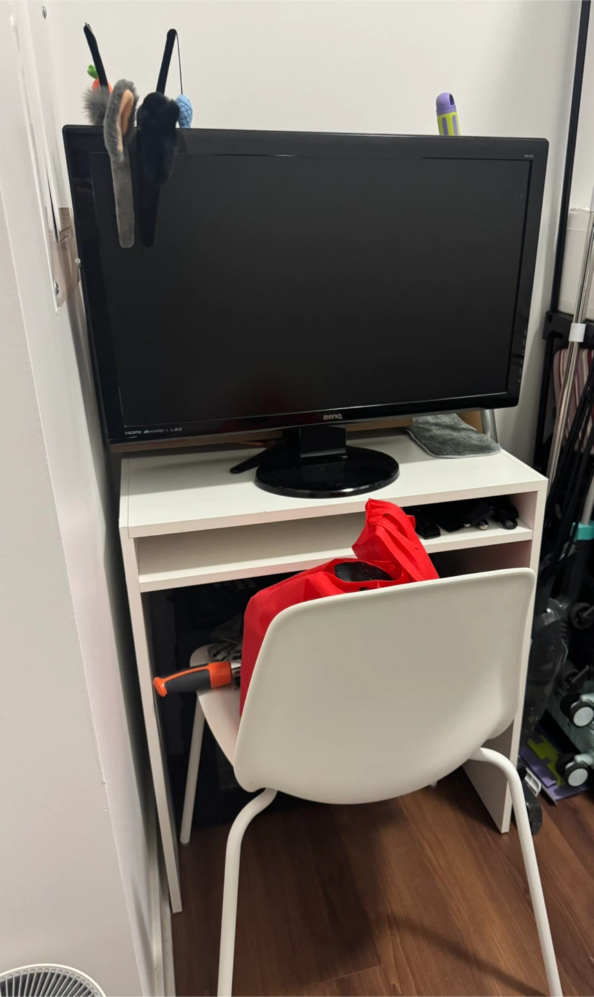 IKEA desk - photo 3