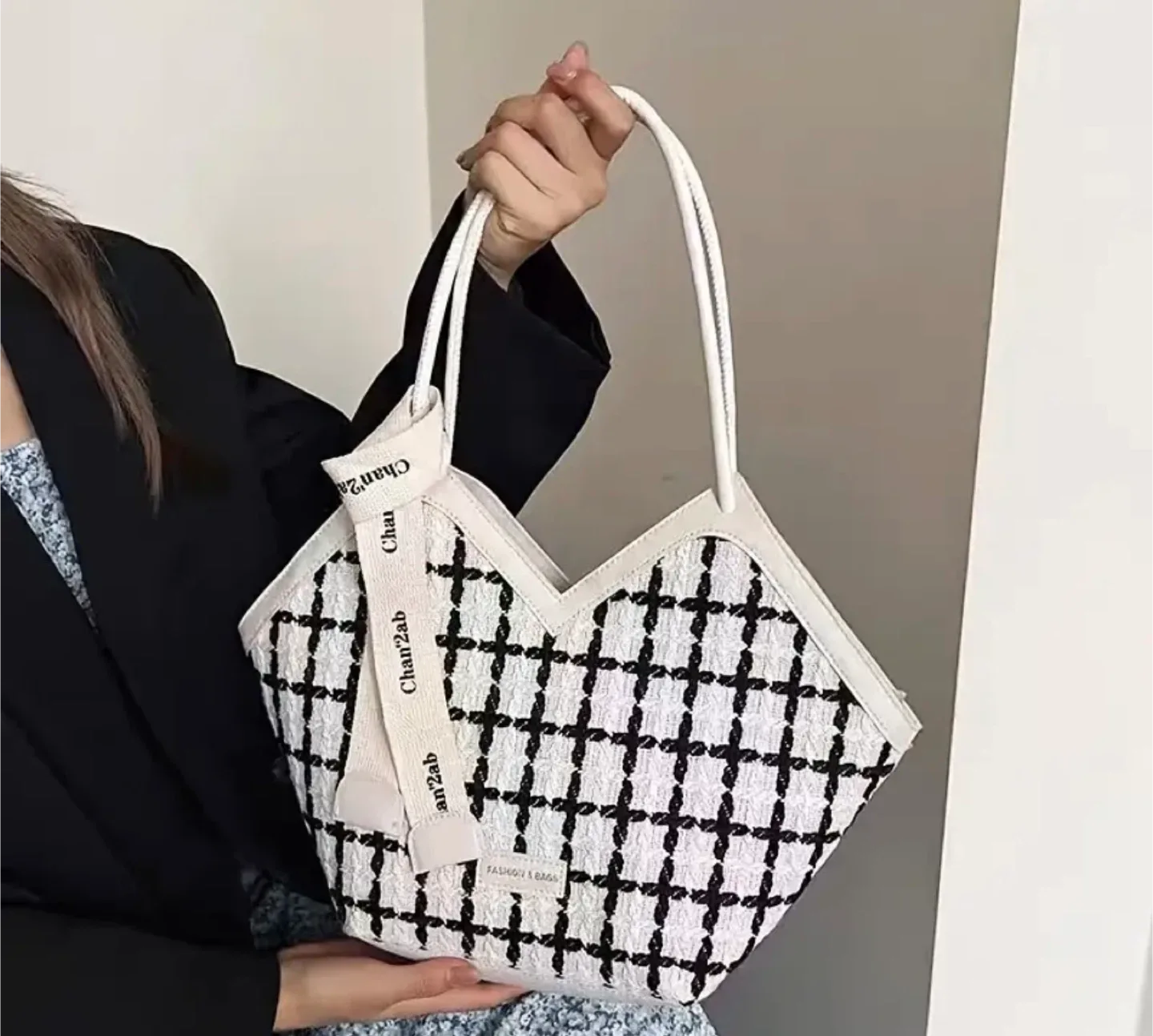 Chan2ab Fashion Bag - Black & White Tote thumbnail