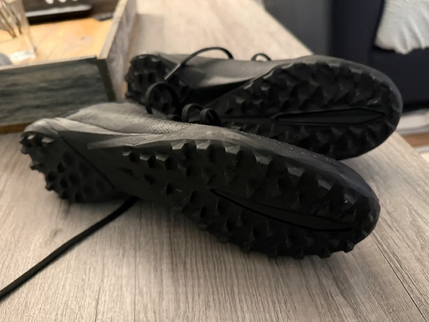 Soccer turf cleats image indicator(6)