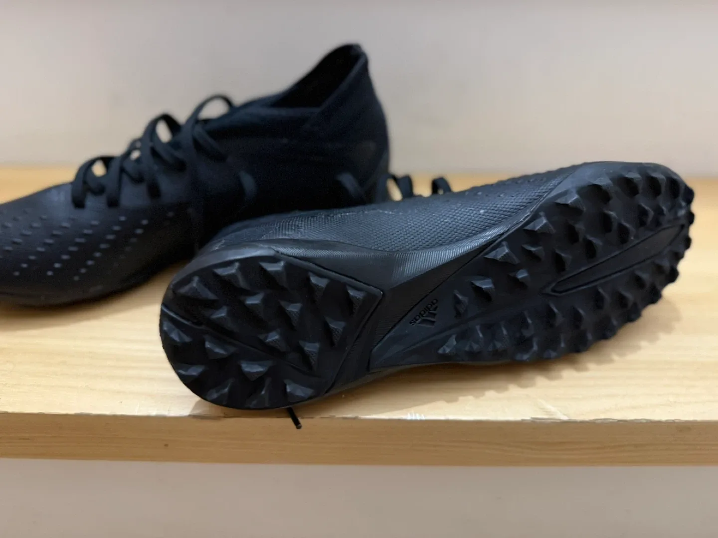 Soccer turf cleats image indicator(3)