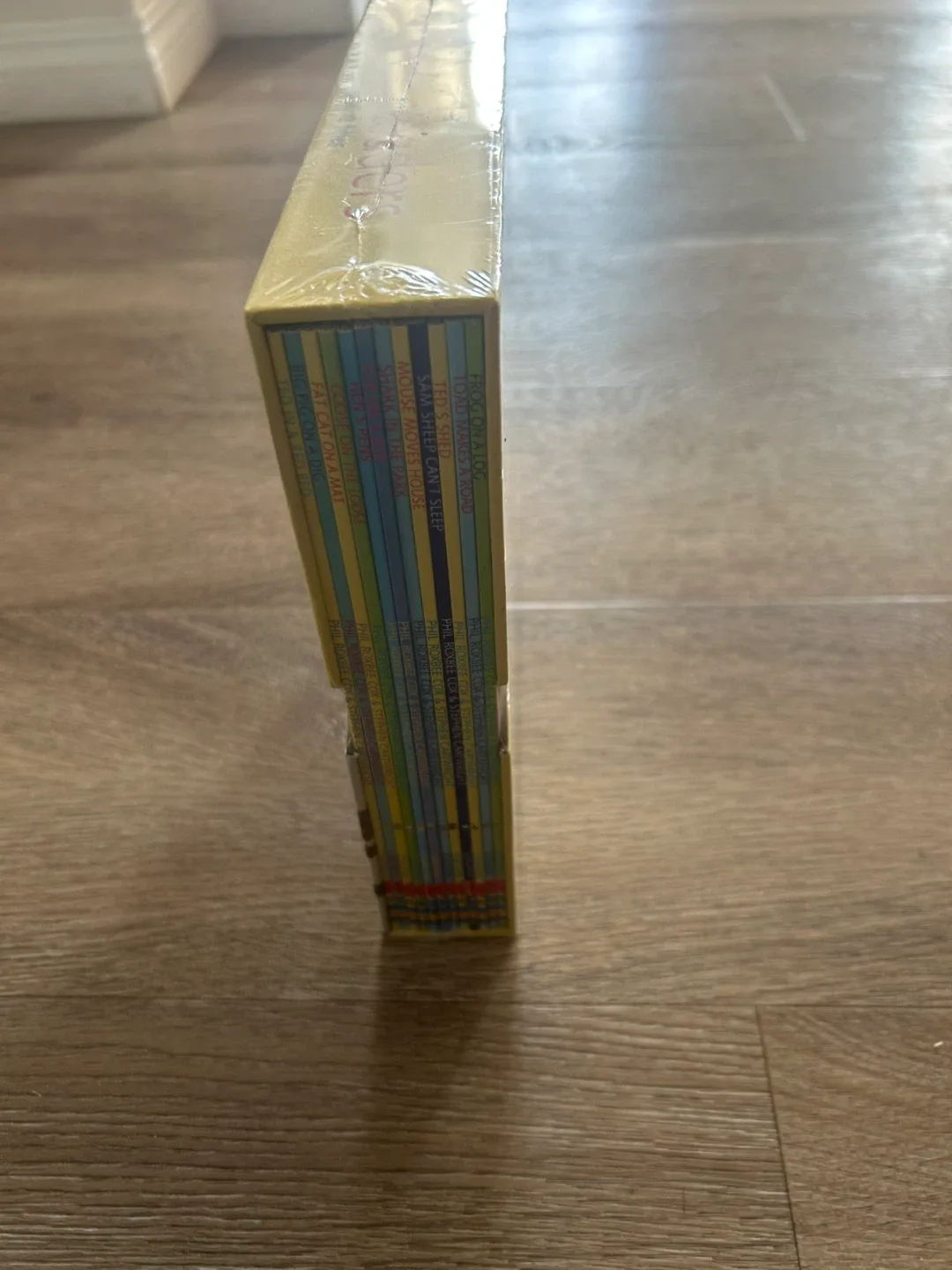 Usborne Phonics Readers book set - All 12 Titles image indicator(3)