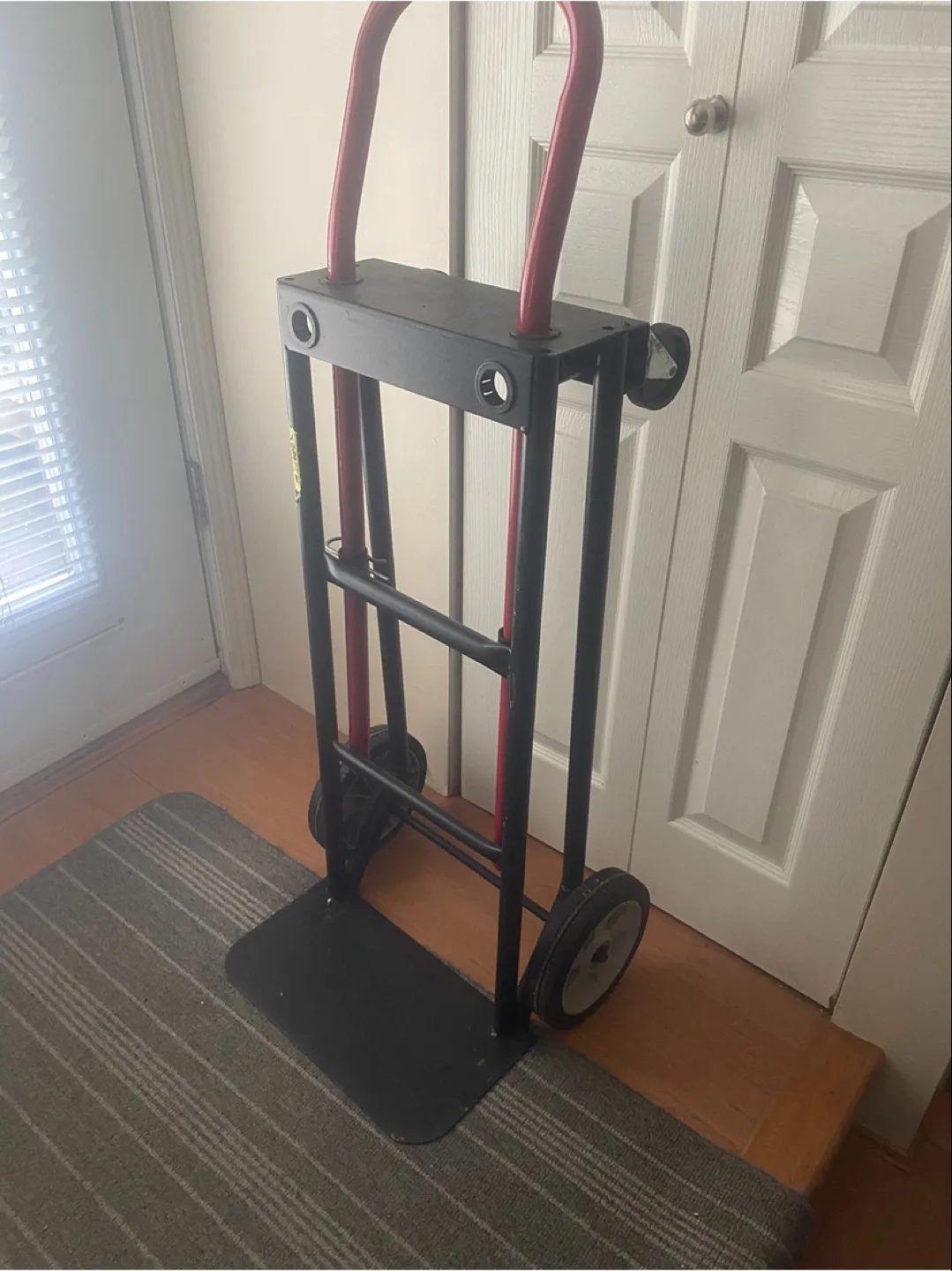 Milwaukee 300/500 lb Jr Convertible Hand Truck image indicator(4)