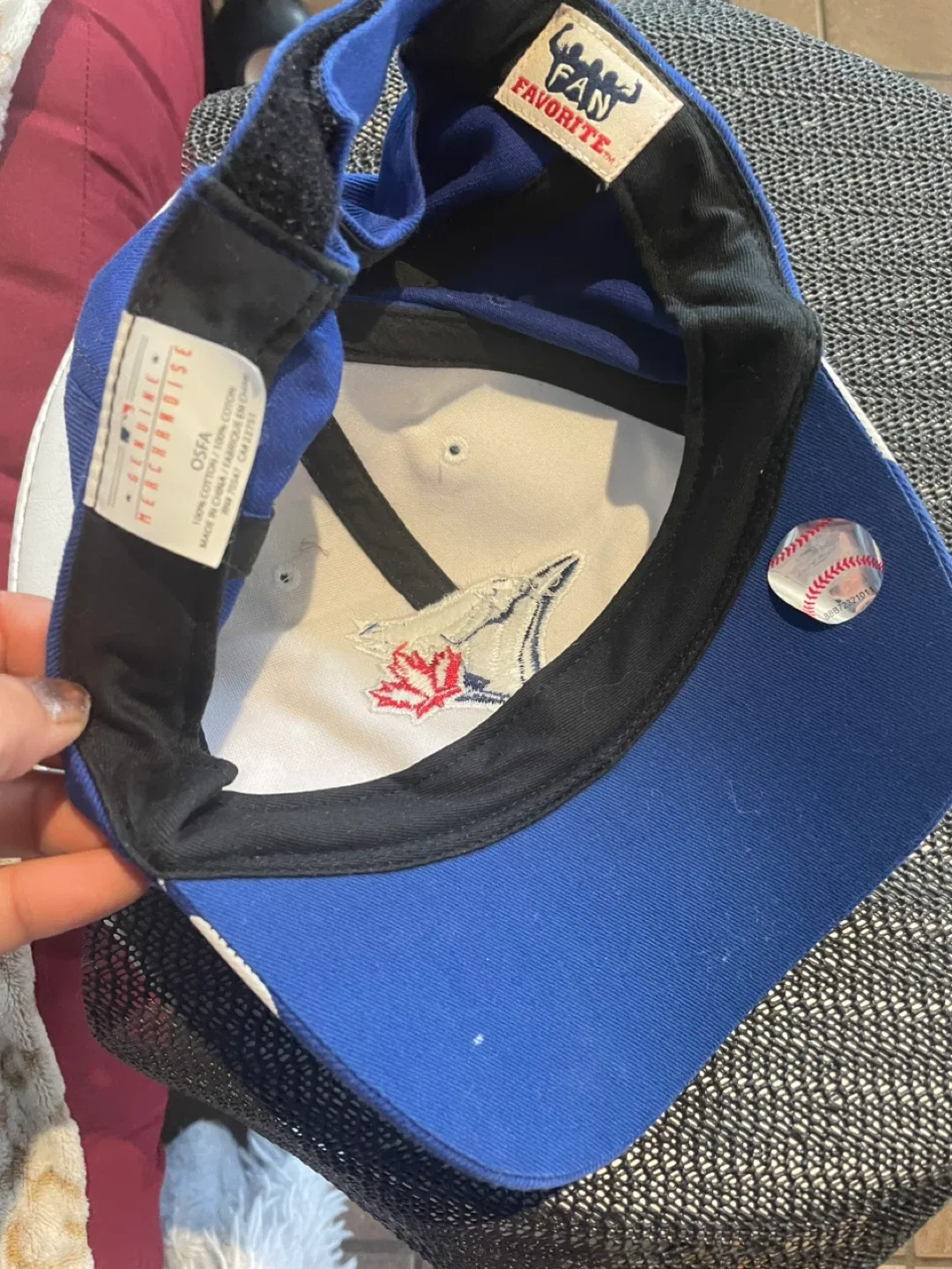Authentic Blue Jays Hat fits Adult! image indicator(2)