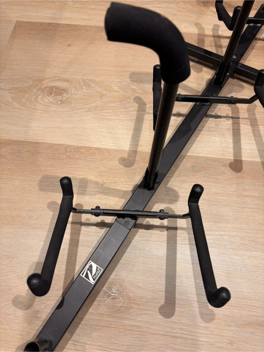 Profile Guitar Stand - 5 piece guitar rack image indicator(2)