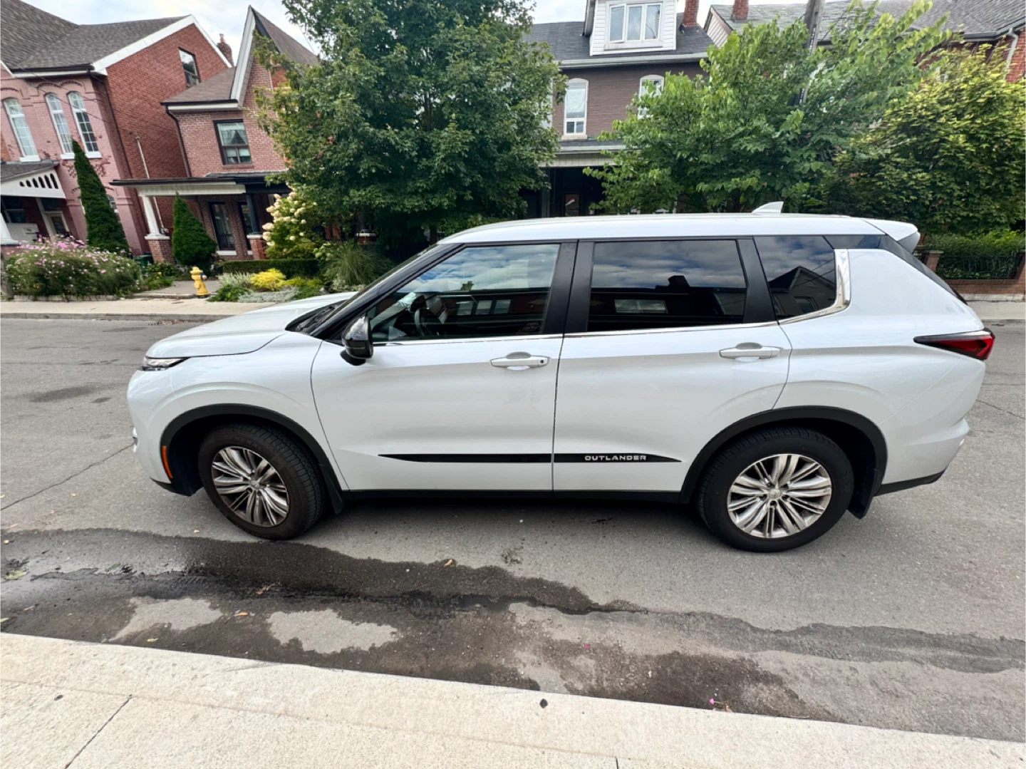 Mitsubishi Outlander - photo 2