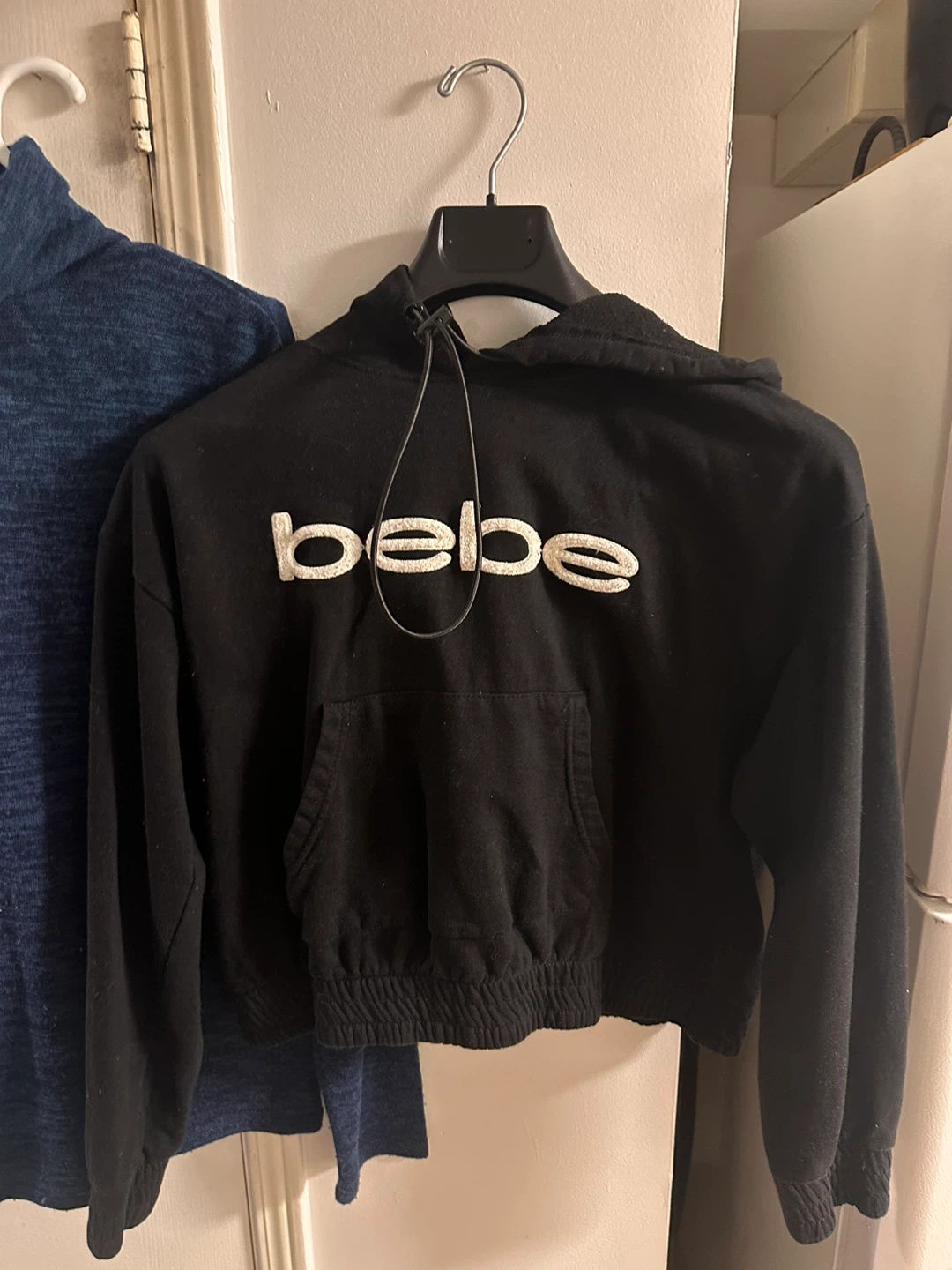 5 Assorted Women's Sweaters (d) & Hoodie - Bebe - photo 5