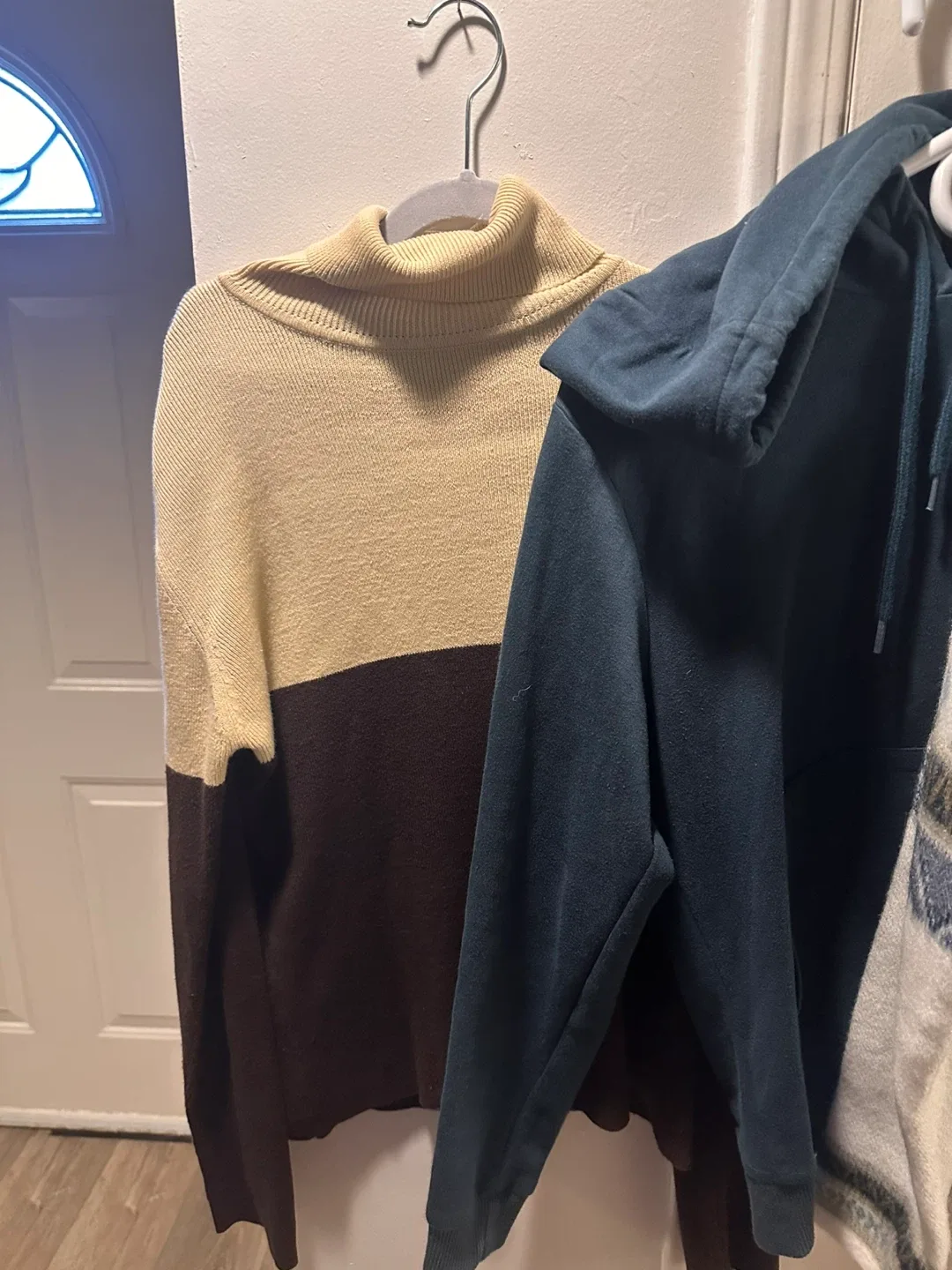 5 Assorted Women's Sweaters (d) & Hoodie - Bebe image indicator(2)