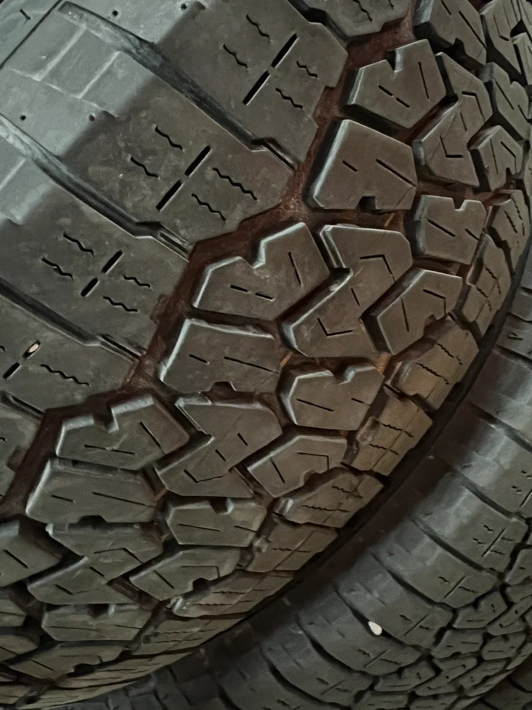 235/65R17 winter tires image indicator(2)