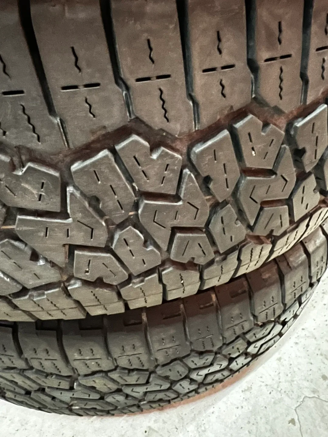 235/65R17 winter tires image indicator(3)