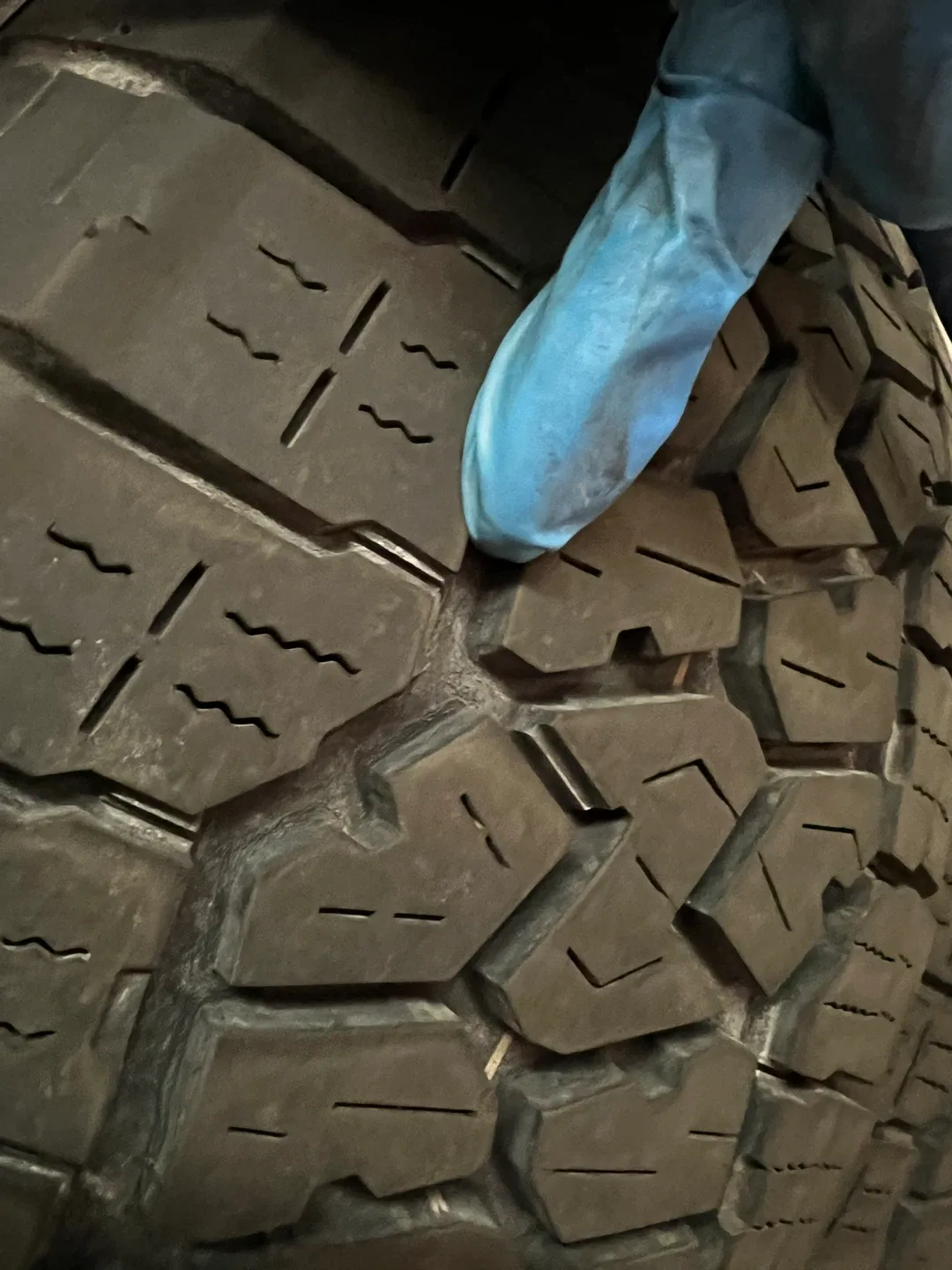 235/65R17 winter tires image indicator(6)