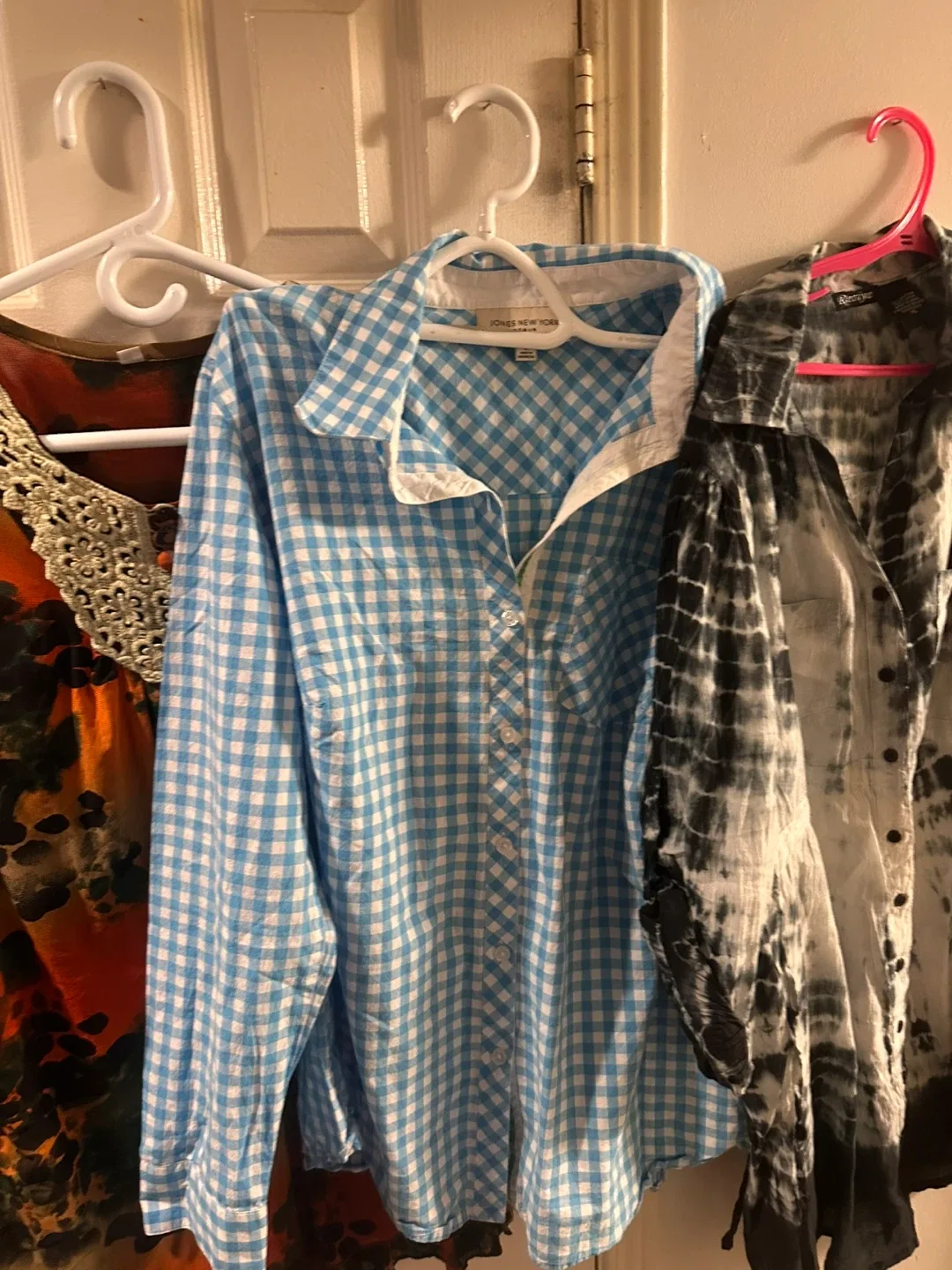 5 Assorted Women's Tops (g)- Various Brands & Styles image indicator(4)