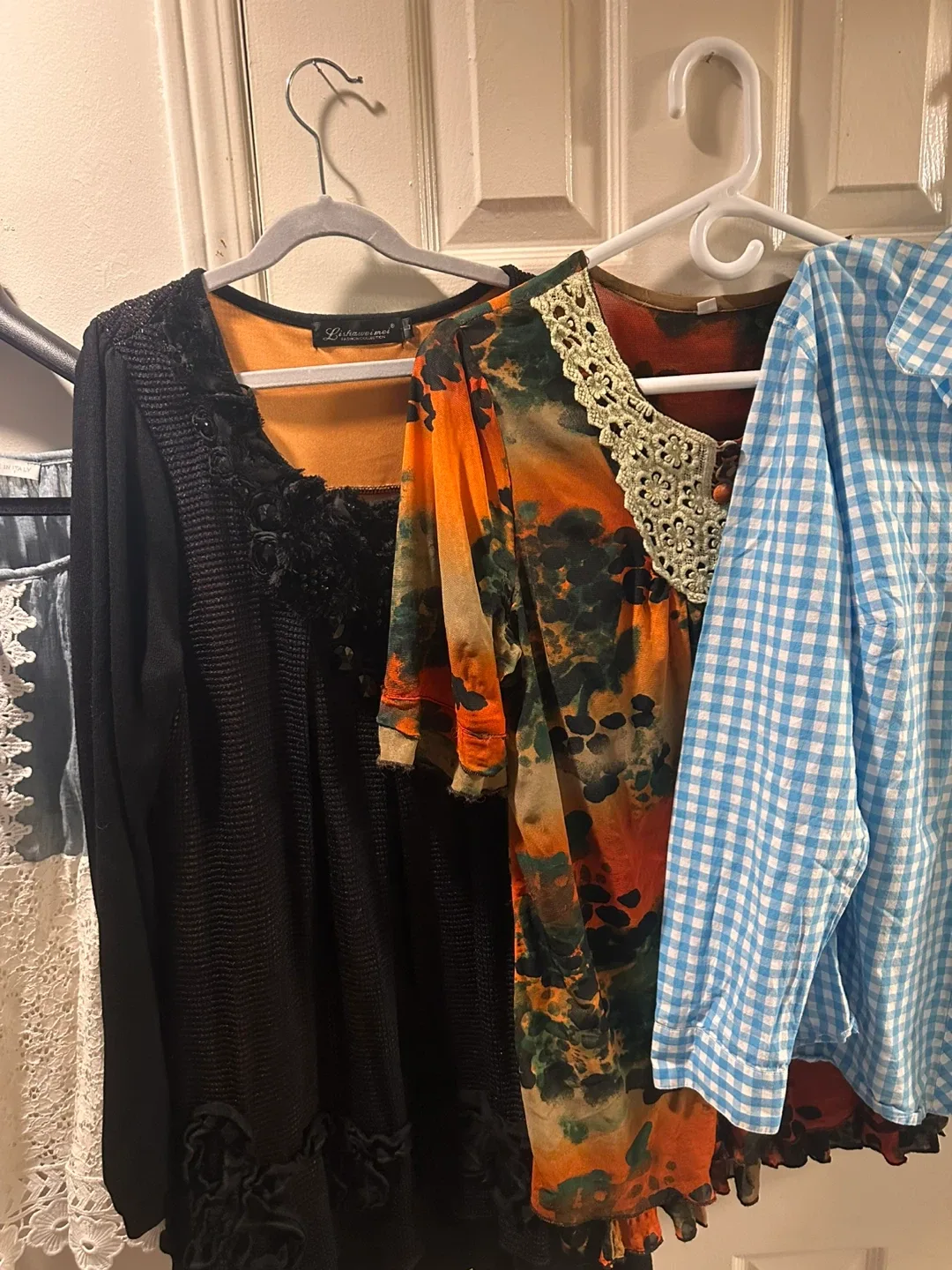 5 Assorted Women's Tops (g)- Various Brands & Styles image indicator(3)