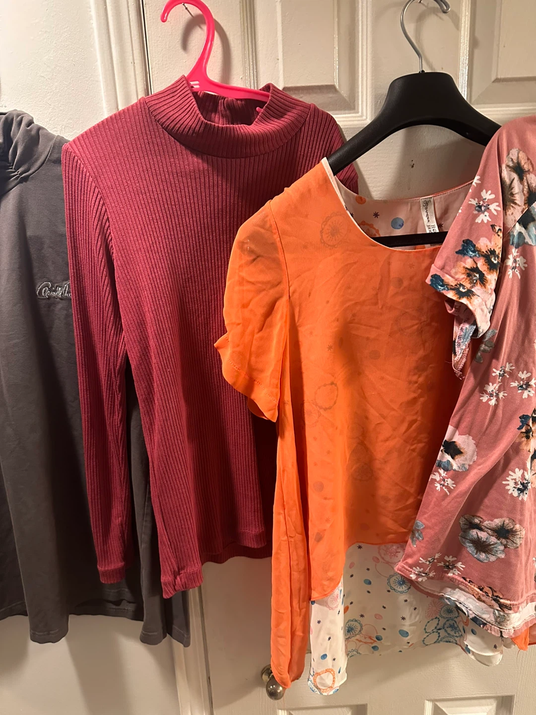 5 Bundle of Women's Tops (h) - photo 3