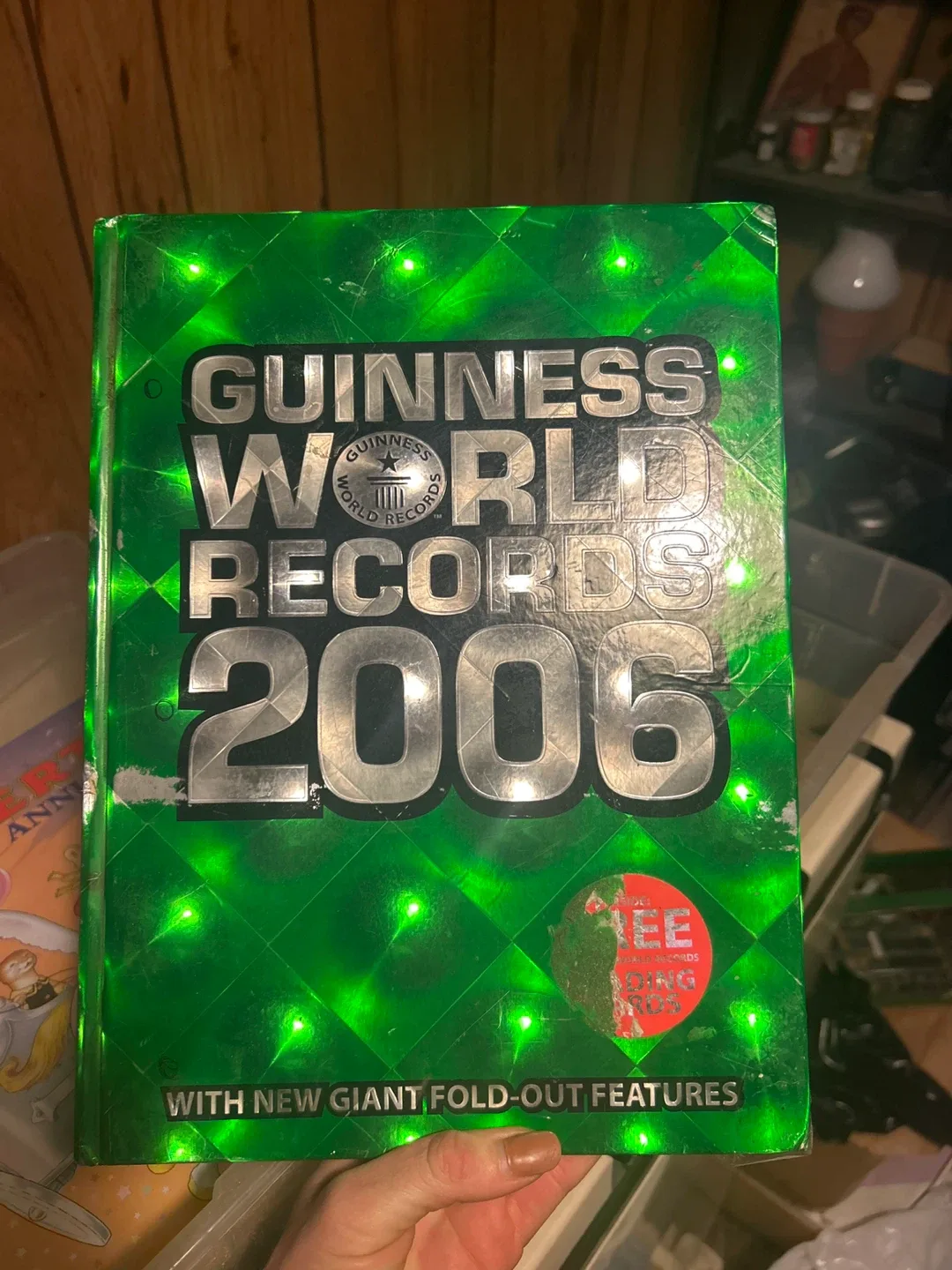 Guinness World Records 2006 Book thumbnail