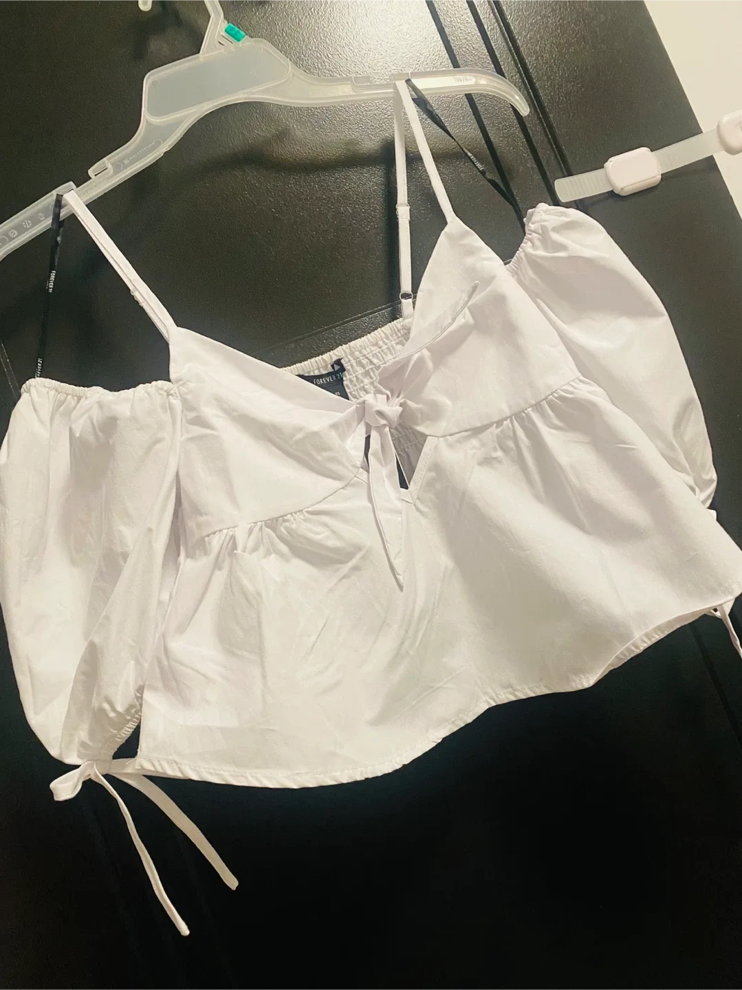 New ( Unused) Forever 21 White Crop Top - Size XS thumbnail