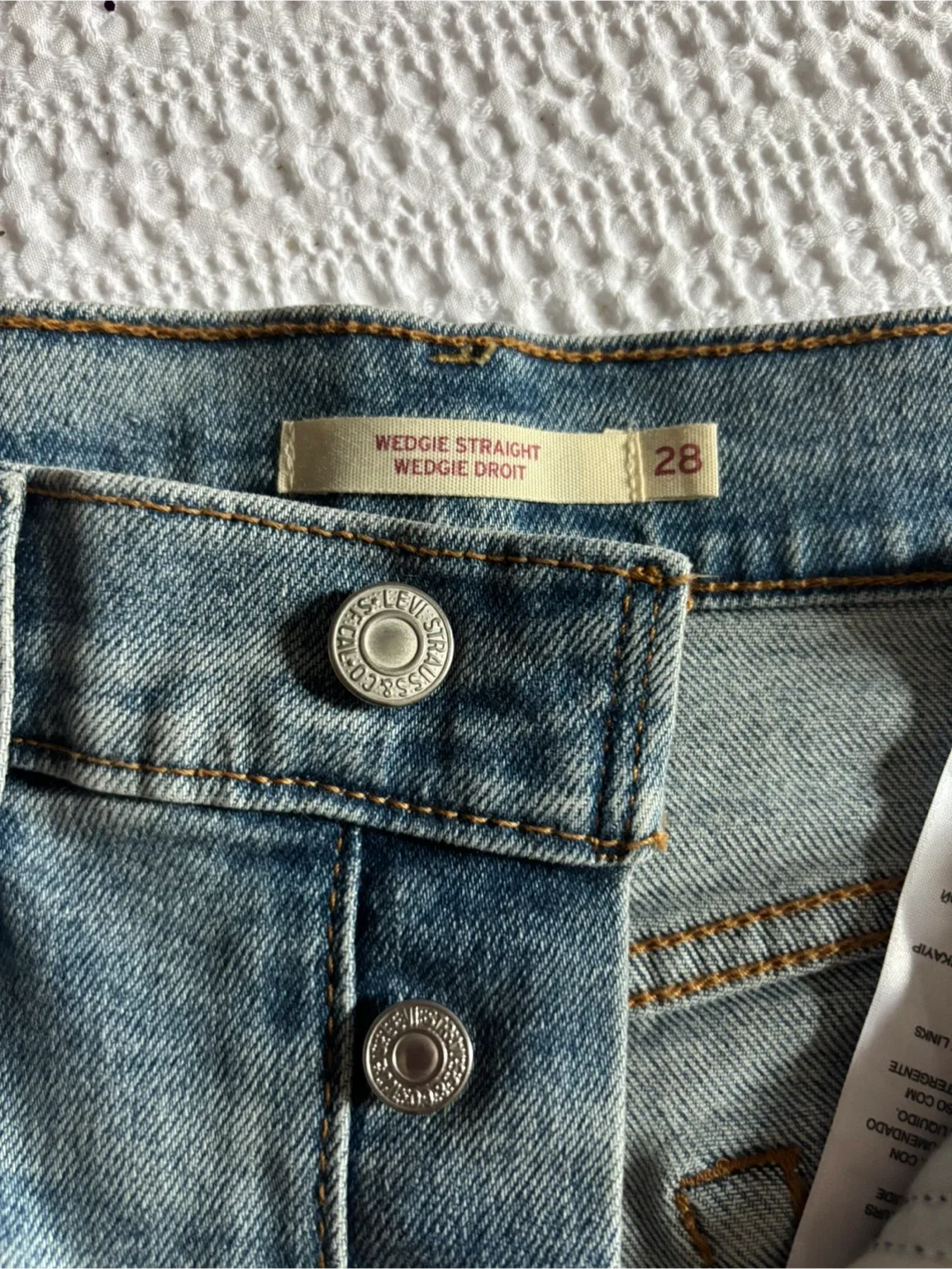 Levi's Wedgie Straight Jeans - Size 28 image indicator(2)