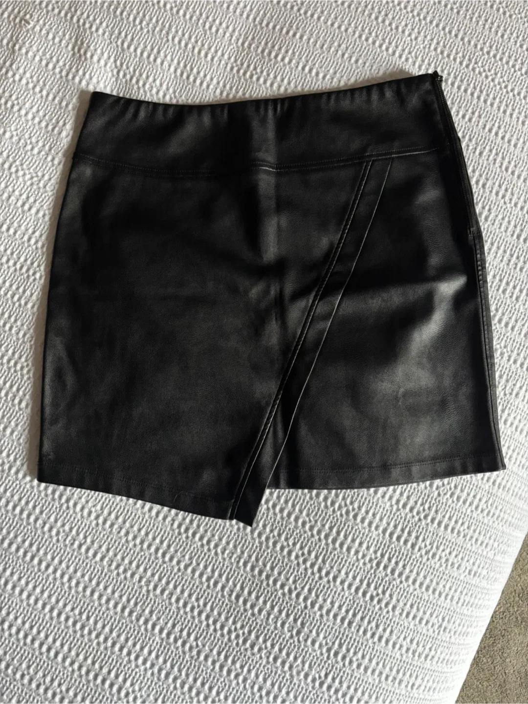 David Lerner Black Faux Leather Mini Skirt - Size M