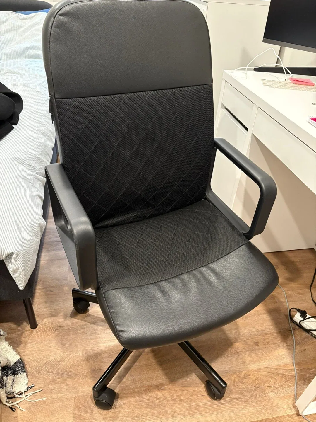 IKEA Black Office Chair image indicator(2)